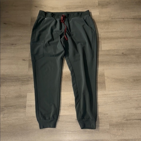 NWOT Figs Zamora Jogger Scrub Pants - Picture 1 of 3